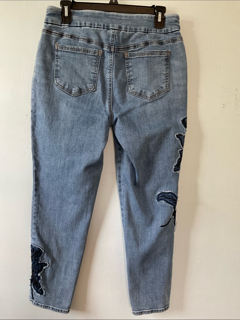 Chico's Light Blue Jeans with Dark Blue Floral Appliqué - Picture 4 of 7